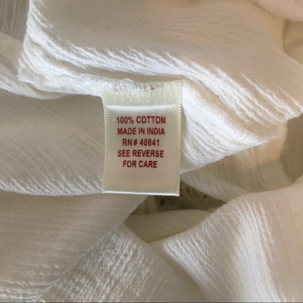 Aventura White Crocheted Top - Picture 8 of 9